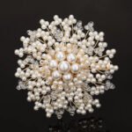 Ladies' High-end Exquisite Handmade Pearl Brooch - Image 12