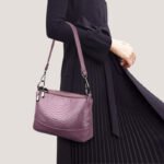 Fashionable shoulder bag with a crocodile print - Image 2