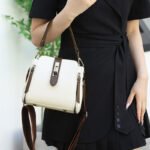 Women's Elegant Crossbody Handbag - Image 3