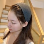 Women's Fashionable and Versatile Wide-Brimmed Headband - Image 5