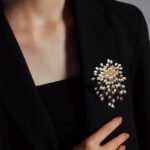 Ladies' High-end Exquisite Handmade Pearl Brooch - Image 3
